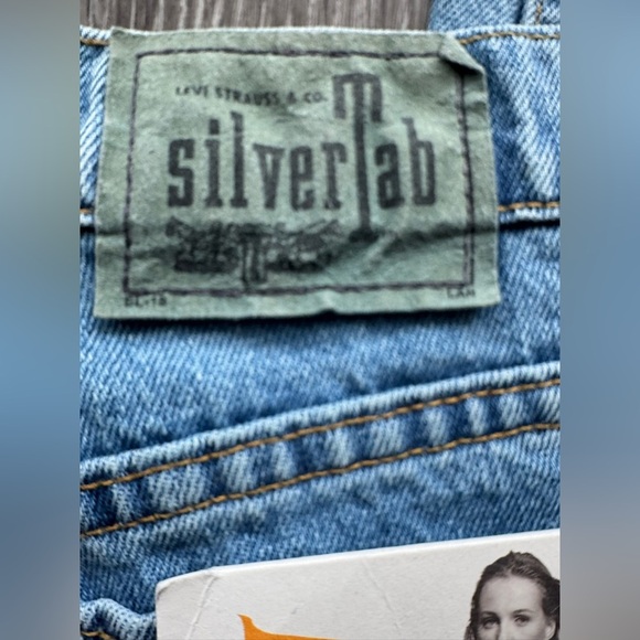 NWT 1996 Vintage Deadstock Levi’s Silvertab Made in USA size 9/10 *Runs Small - Picture 16 of 16
